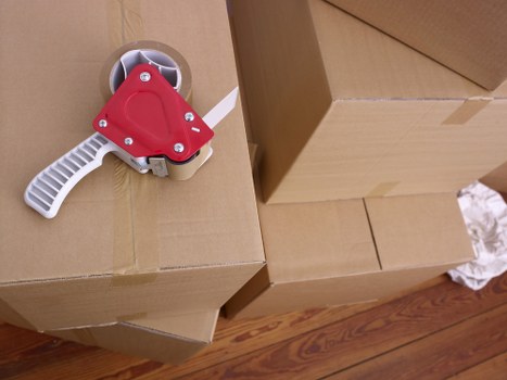Local packing team helping with fragile items in Dartford