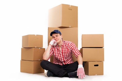 Removal truck for flat and house relocations in Dartford